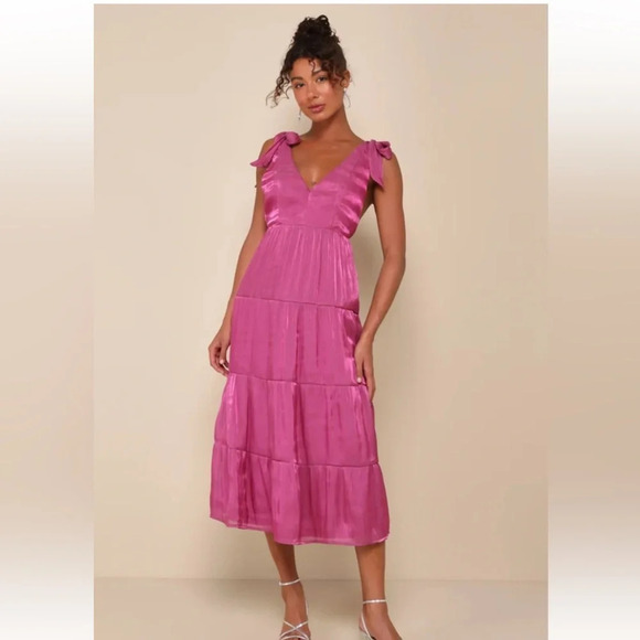 Lulus Dresses & Skirts - BNWT Lulus Exemplary Shine Magenta Organza Tie-Strap Tiered Midi Dress- Medium